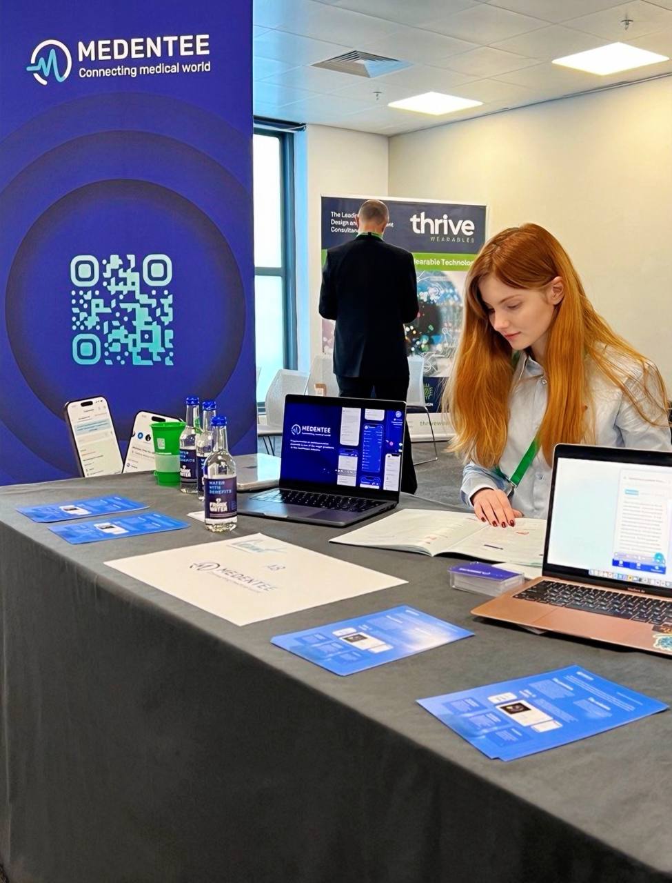 onboarding at the desk